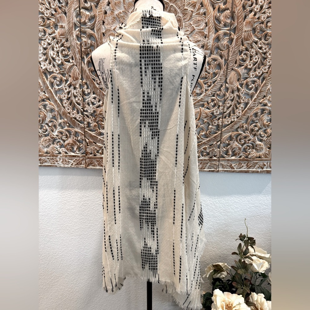 Marcus Alder of New York Super Lightweight Super Soft Layering Piece Cardigan - Picture 2 of 8